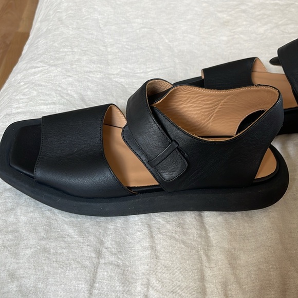 Paloma Barcelo Jari Flat sandals in black nappa leather - Picture 8 of 13